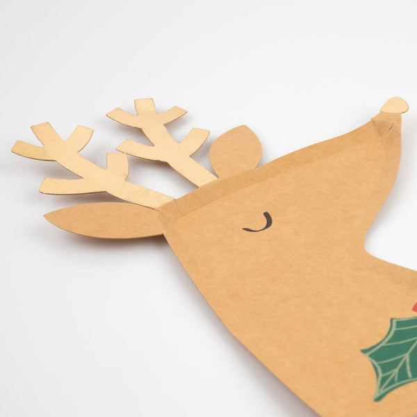 Reindeer With Holly Plates
