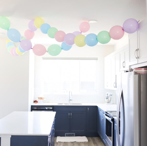 Black Linkable Balloons